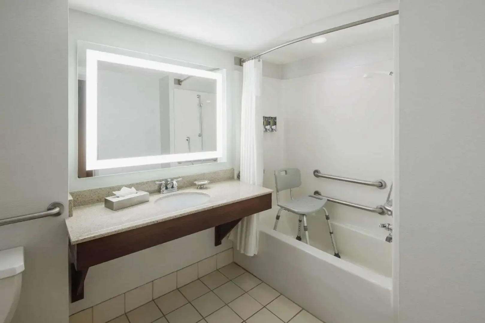 Hotel Trilogy Albany Airport, Tapestry Collection by Hilton