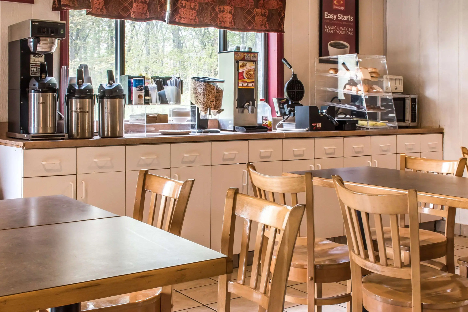 Econo Lodge Inn & Suites Lake Harmony - Pocono Mountains Area