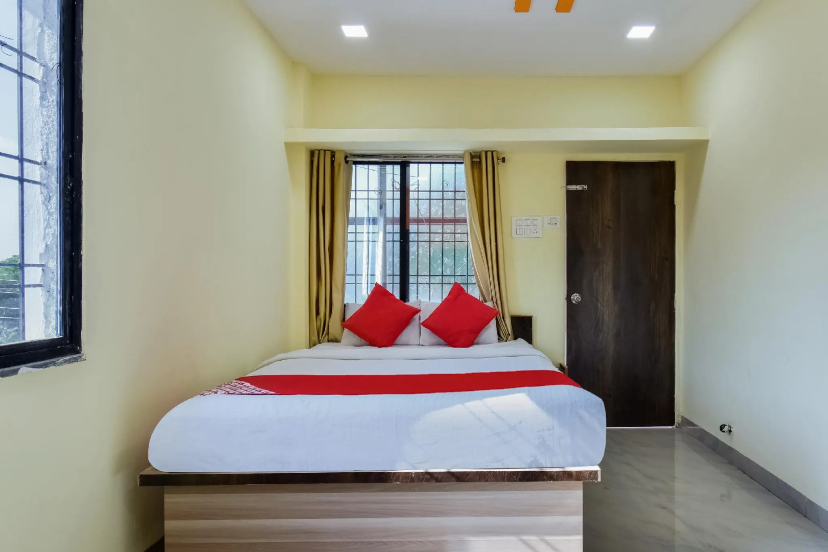 OYO 75434 Hotel Everest Inn