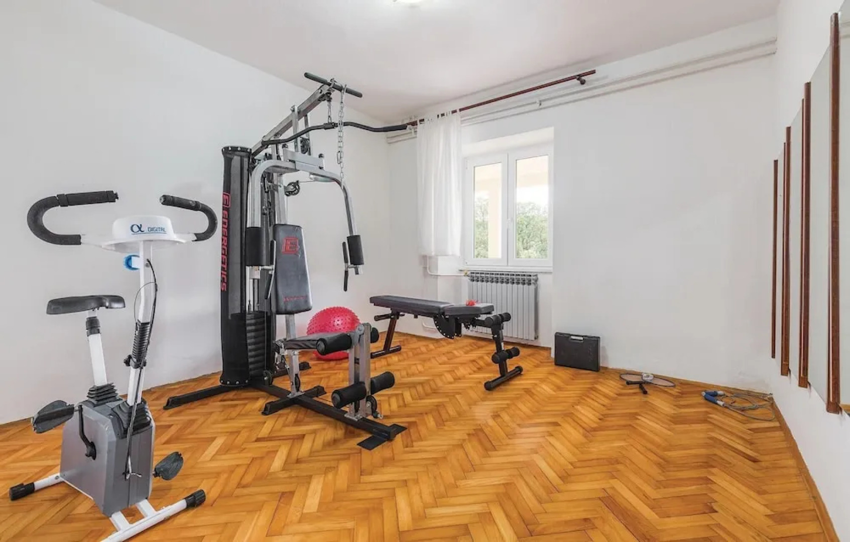 Beautiful Home in Kranjci With Wifi and 4 Bedrooms