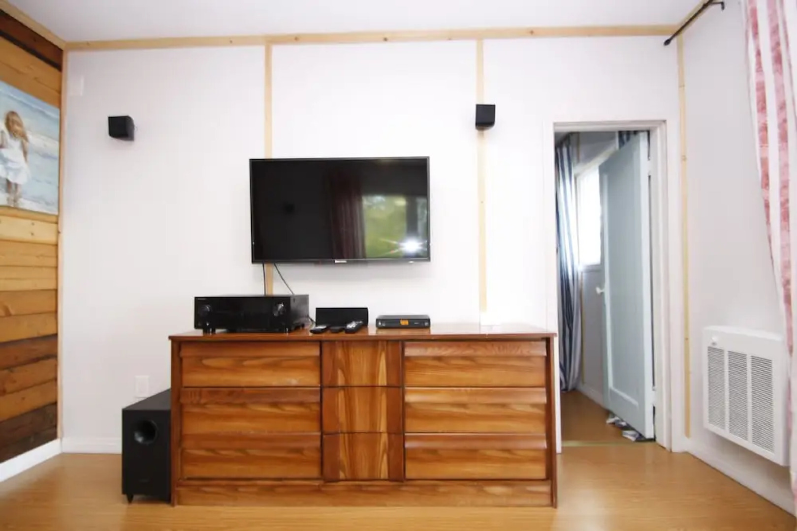 Lakefront Cottage in Manitou Beach