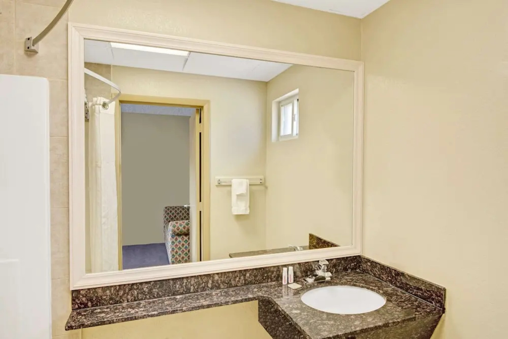 Super 8 Milford/New Haven