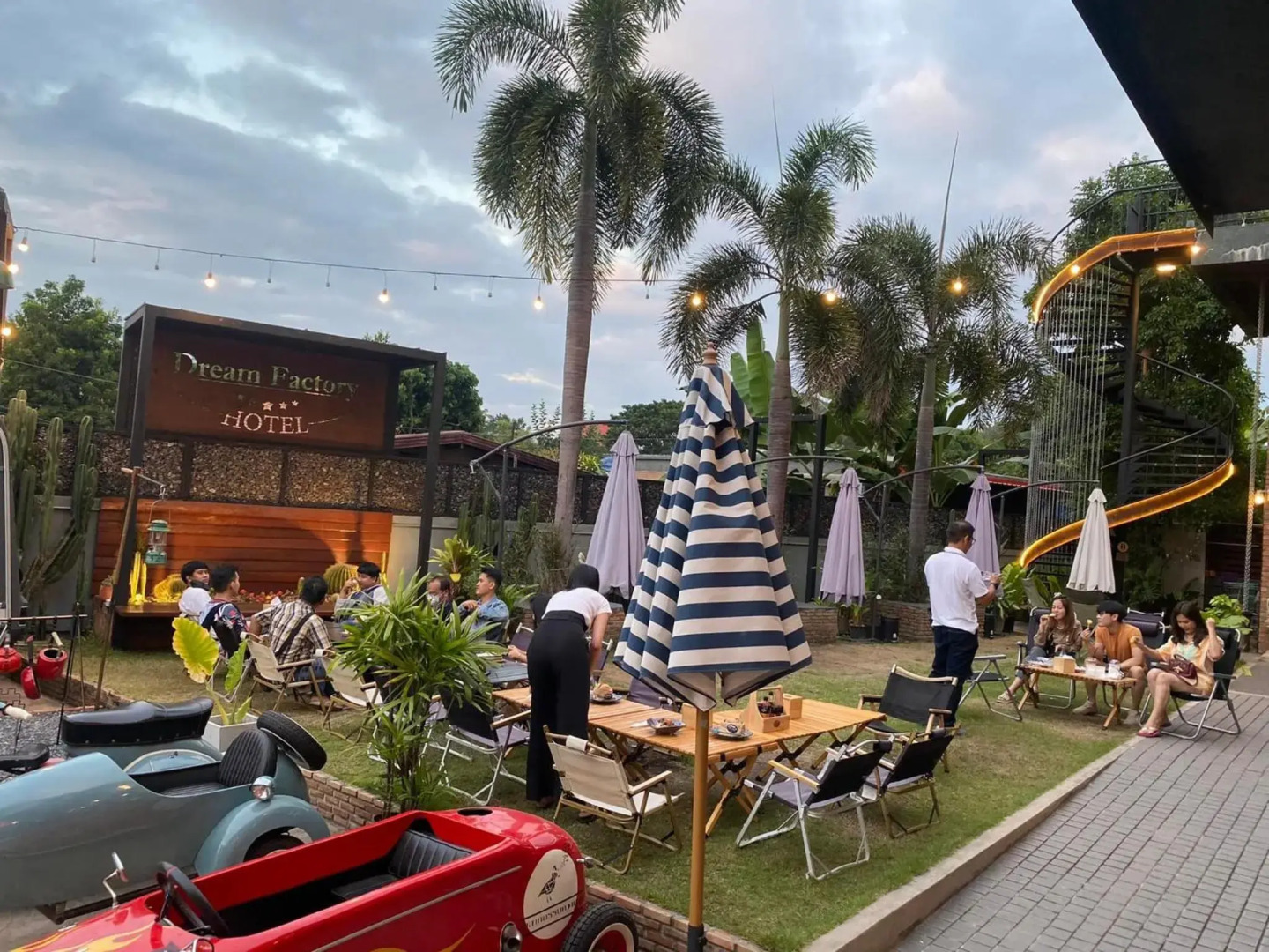 Dream factory hotel (SHA Plus+)