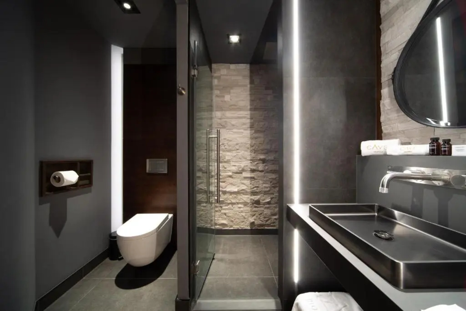 Cave Hotel near Canterbury