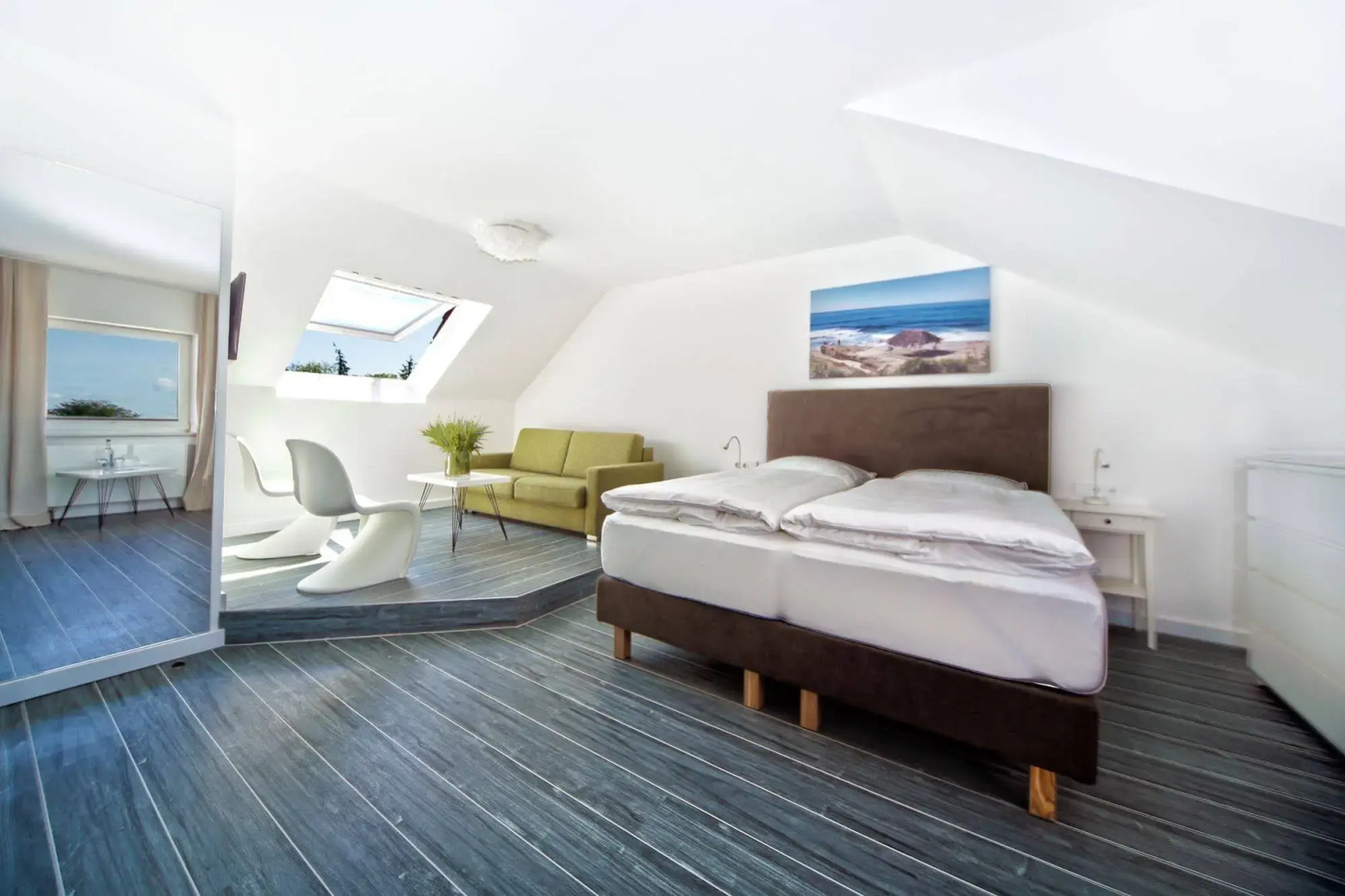 Beach Hotel California