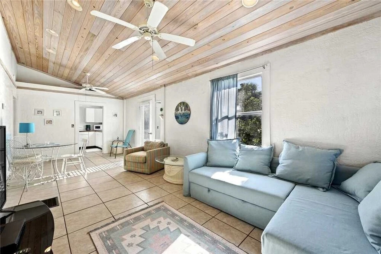 Coconut Cottage - Two Bedroom Home