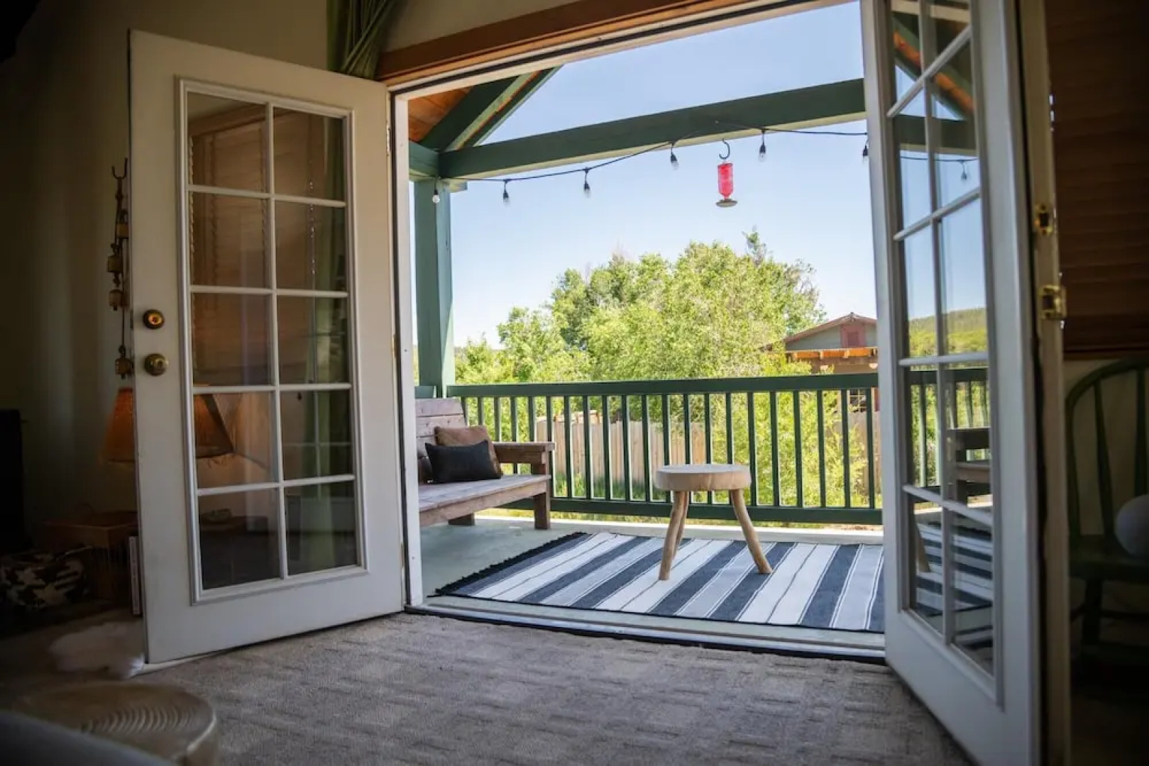 Pet Friendly Downtown Green Cabin Haven