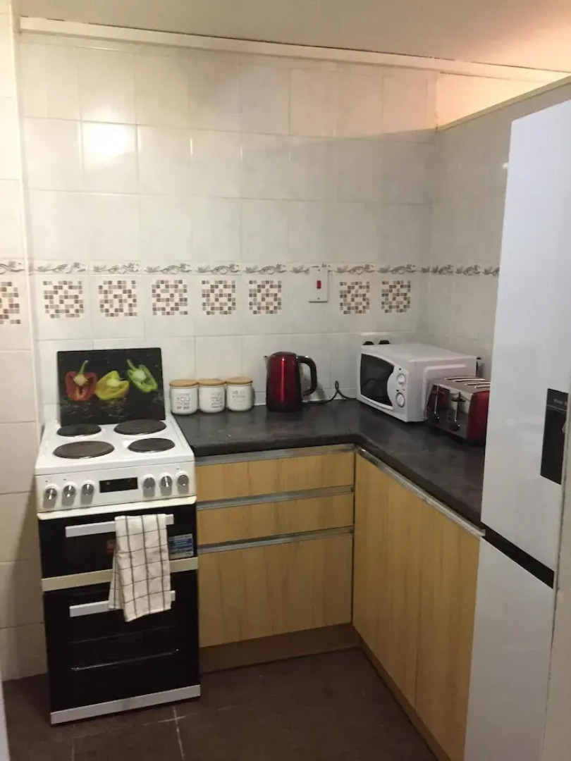 Gatwick Apartments, Direct Link to London