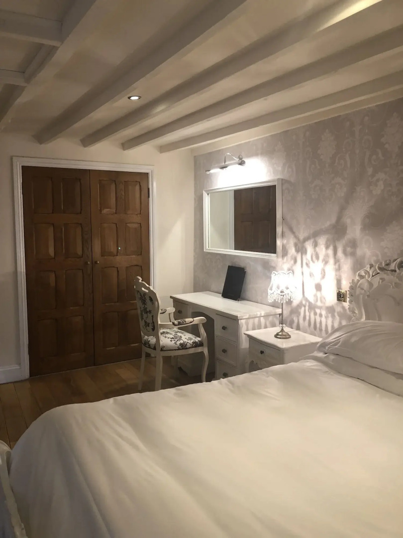 The Thatched Cottage Inn