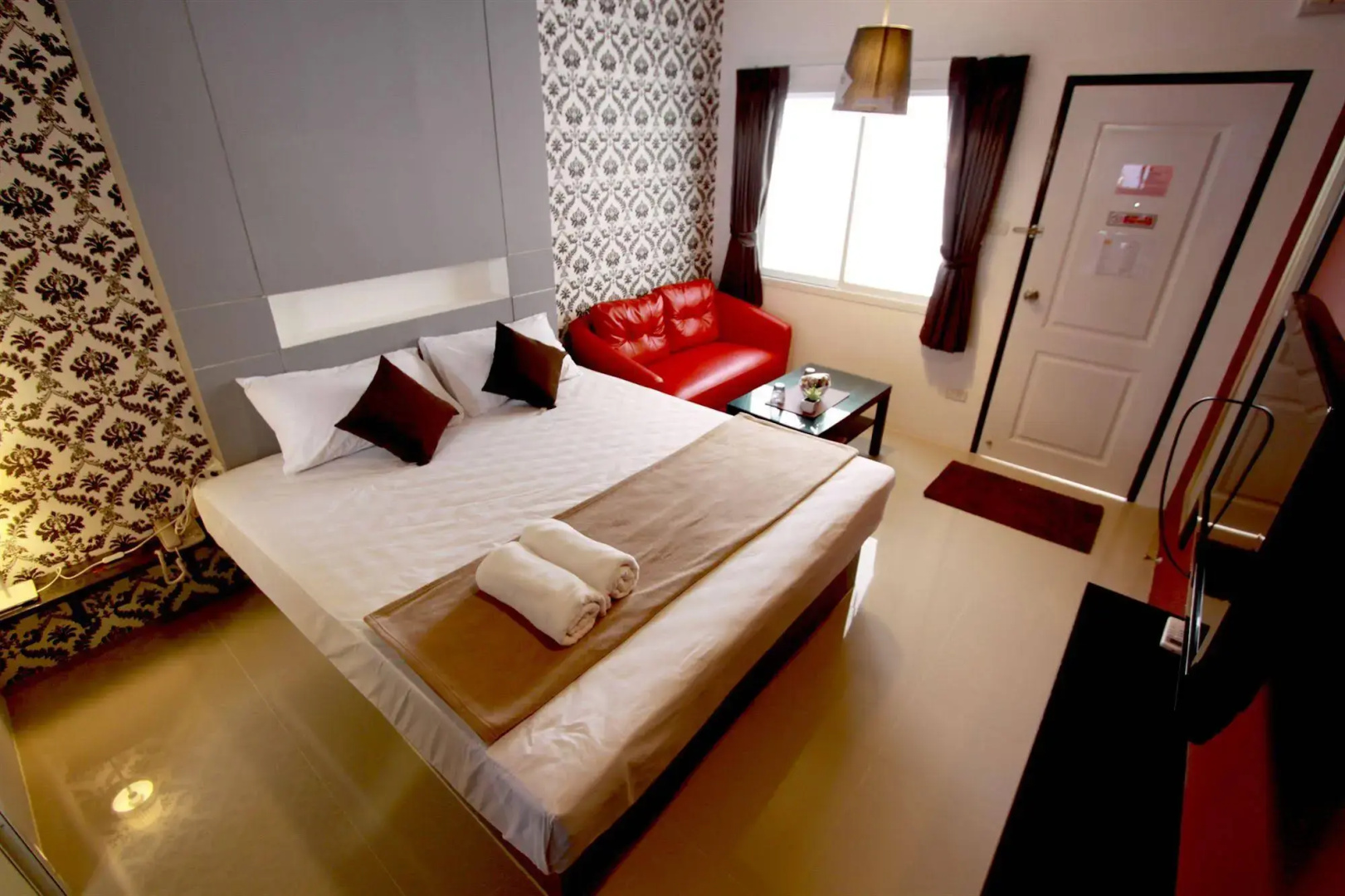 Bearing 26 Hotel