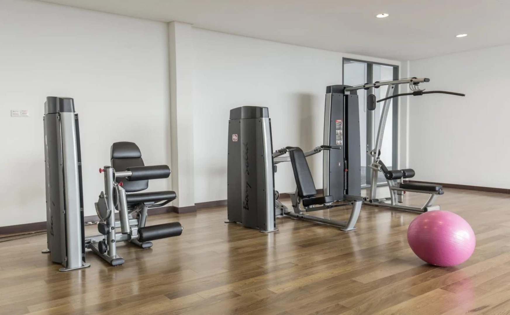 Da Men Suites S by Subhome