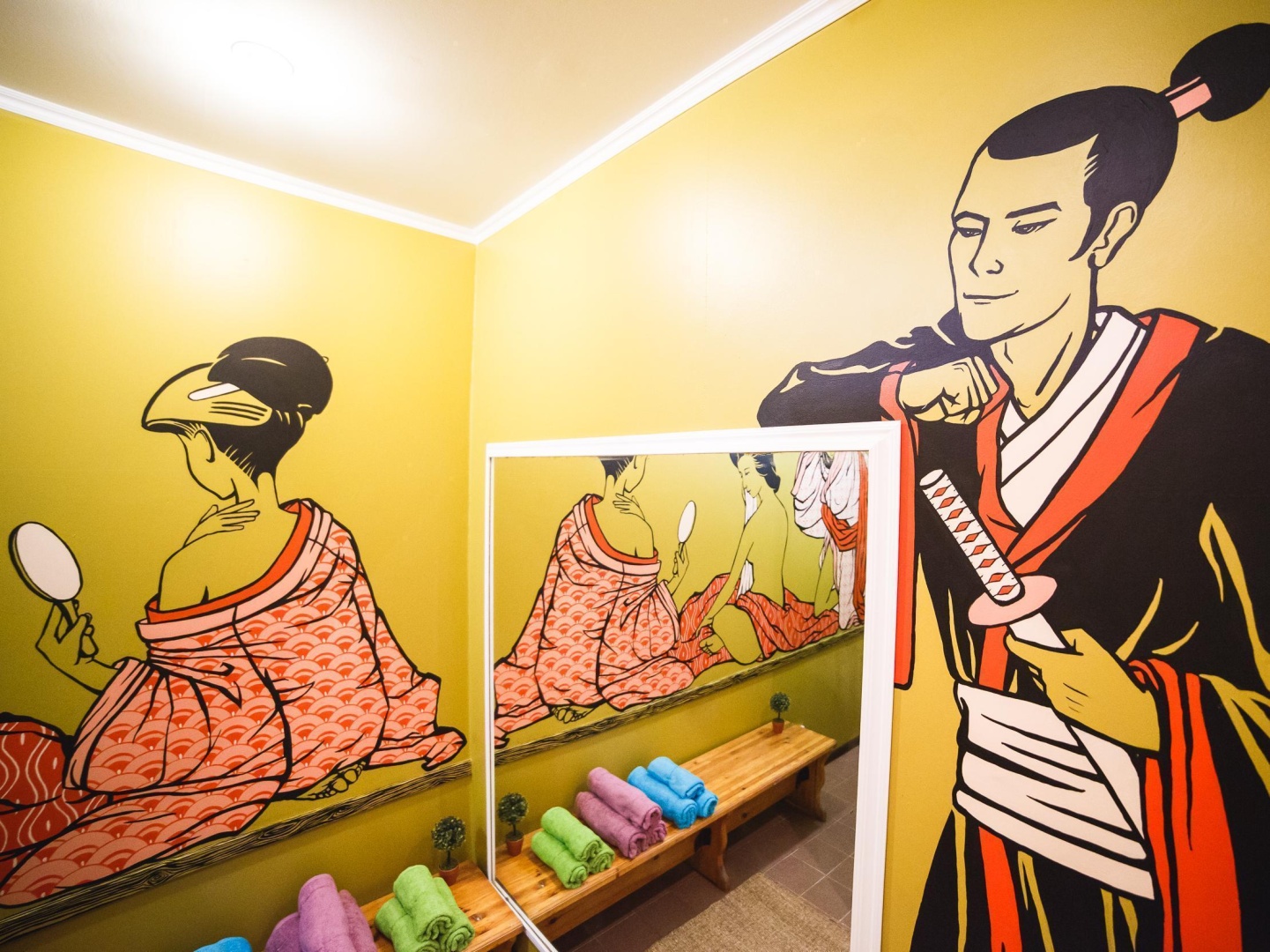 Art-Hostel Contrast