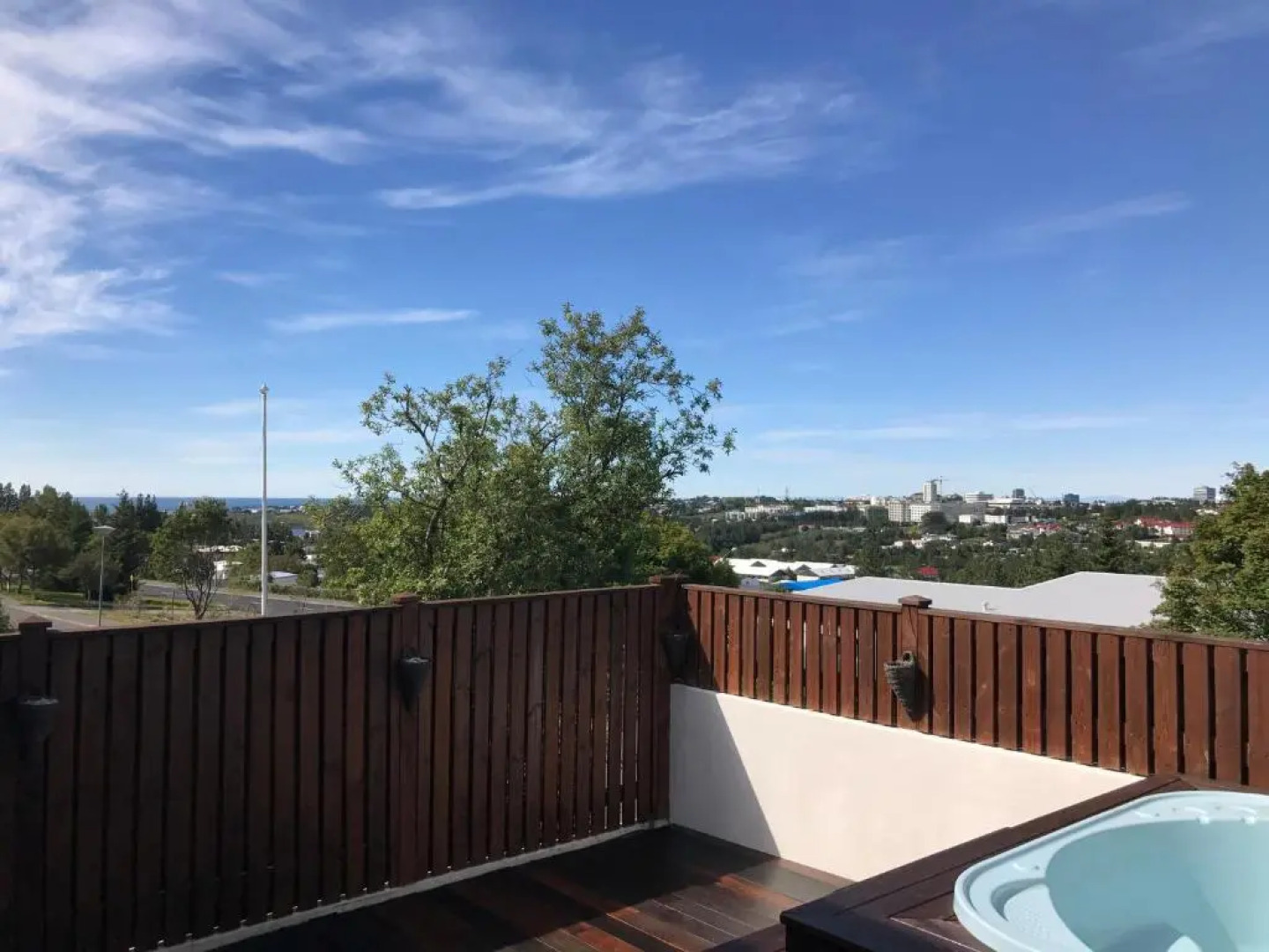 ICELAND SJF Villa , Hot tub & Outdoor Sauna Amazing Mountains View - 15 min to downtown