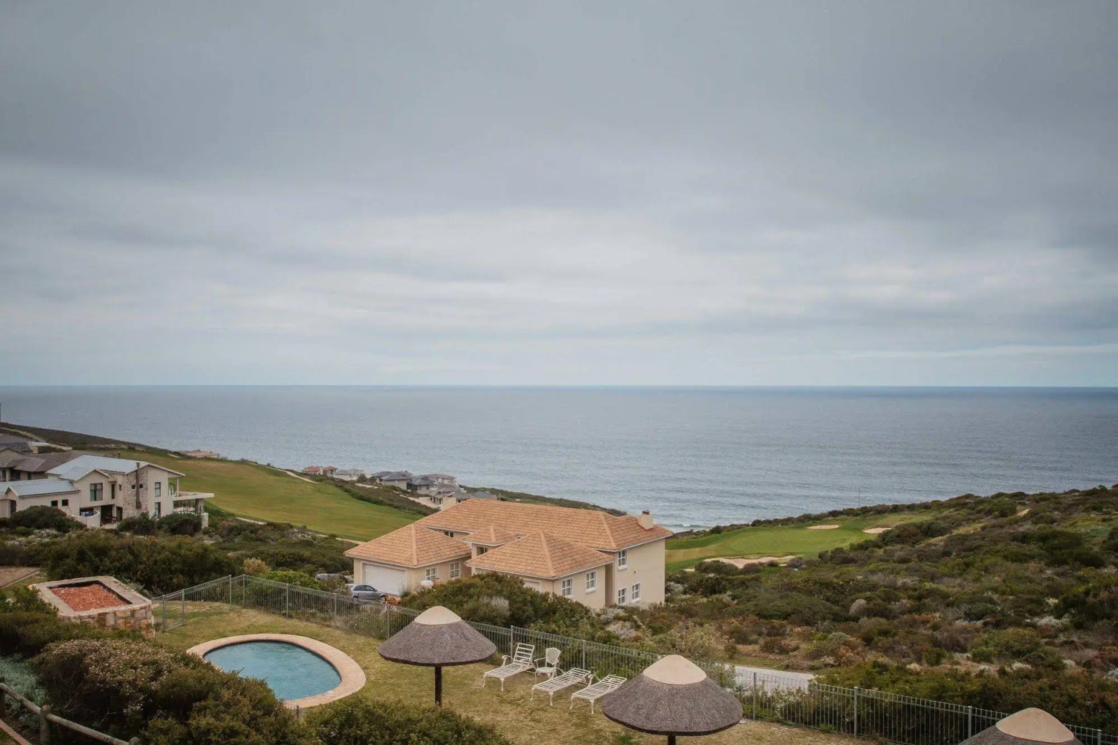 Aan de Zee @ Pinnacle Self - Catering Villas