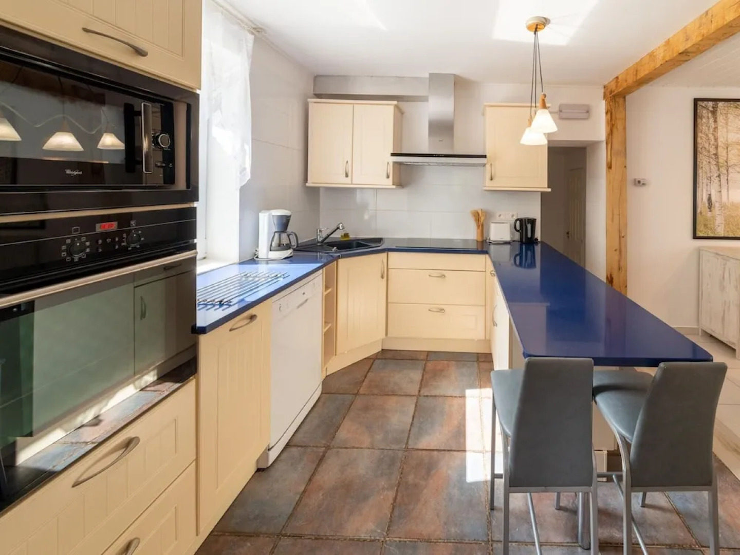 Family Villa Near Lake