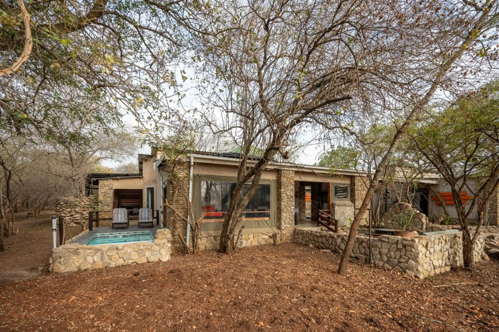 Foxy Crocodile Bush Lodge & Kruger Safari's - No Loadshedding