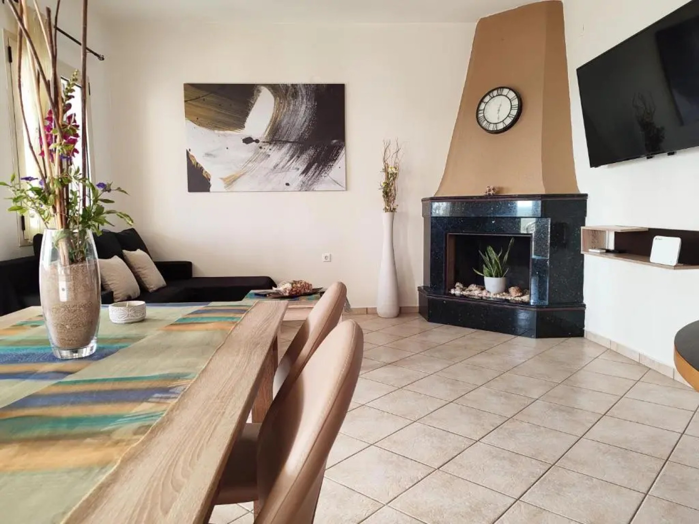 Modern 1Br apt , Garden , View & AC