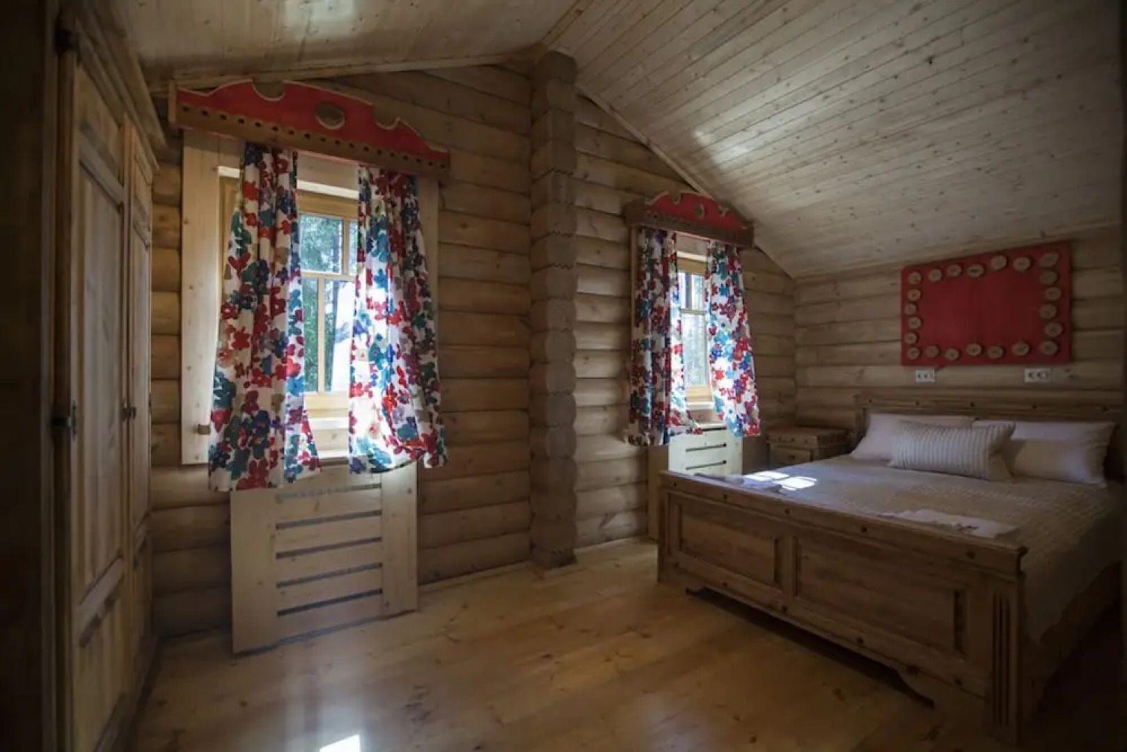 Отель «Шишки на Лампушке — Русская деревня»