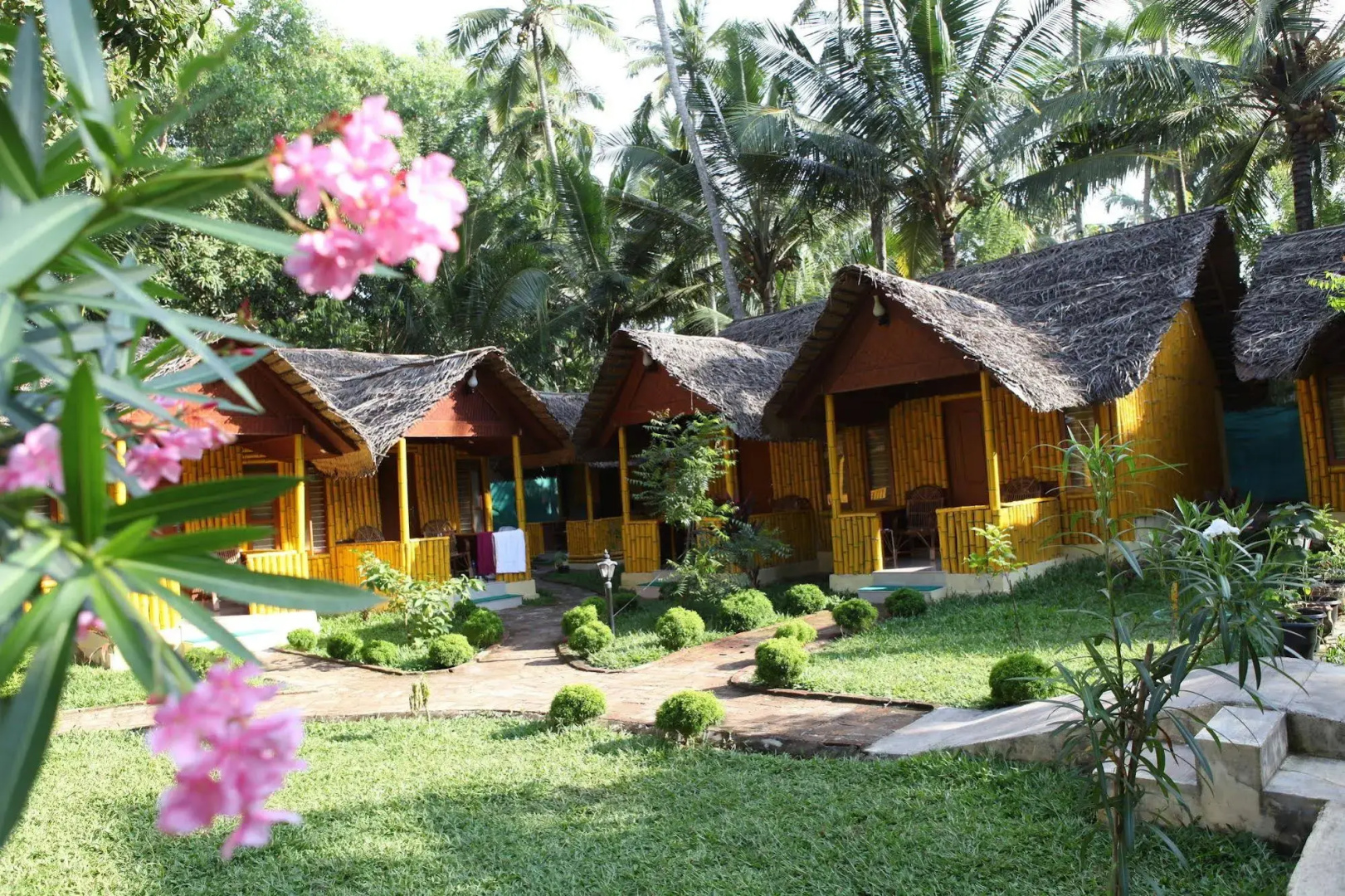 Savithri Inn Bamboo Cottages & Resorts