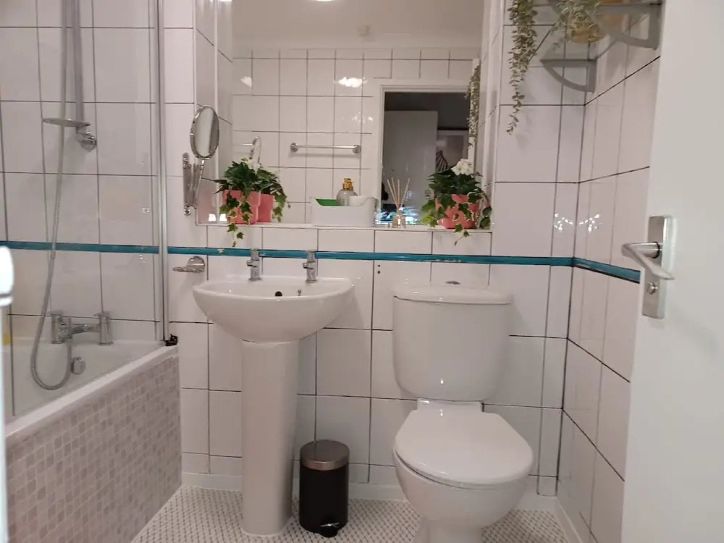MALTING-GREEN DOOR-One Bedroom Apartment