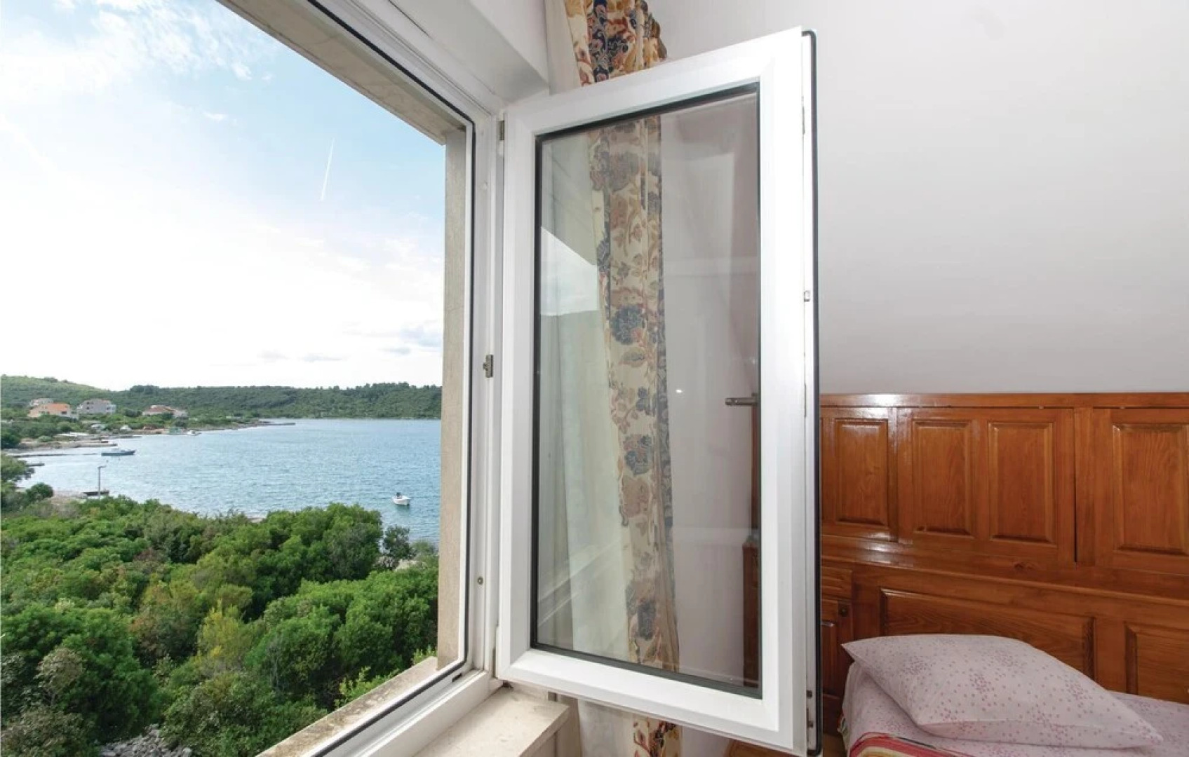 Awesome Home in Racisce With Wifi and 2 Bedrooms