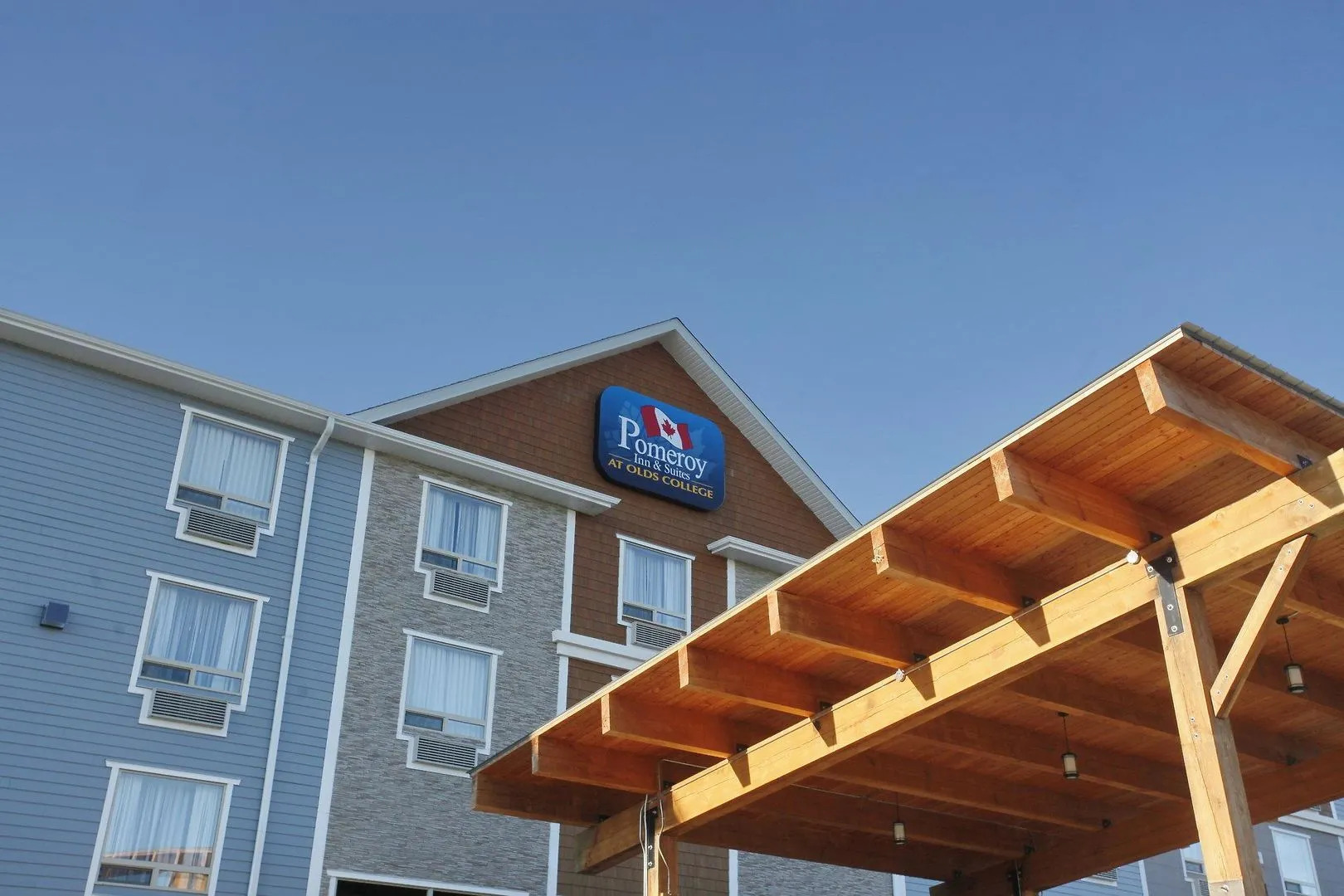 Pomeroy Inn & Suites at Olds