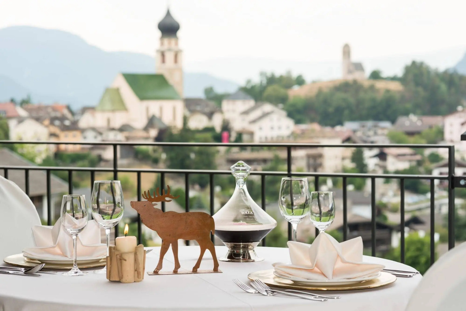 Hotel Emmy - five elements