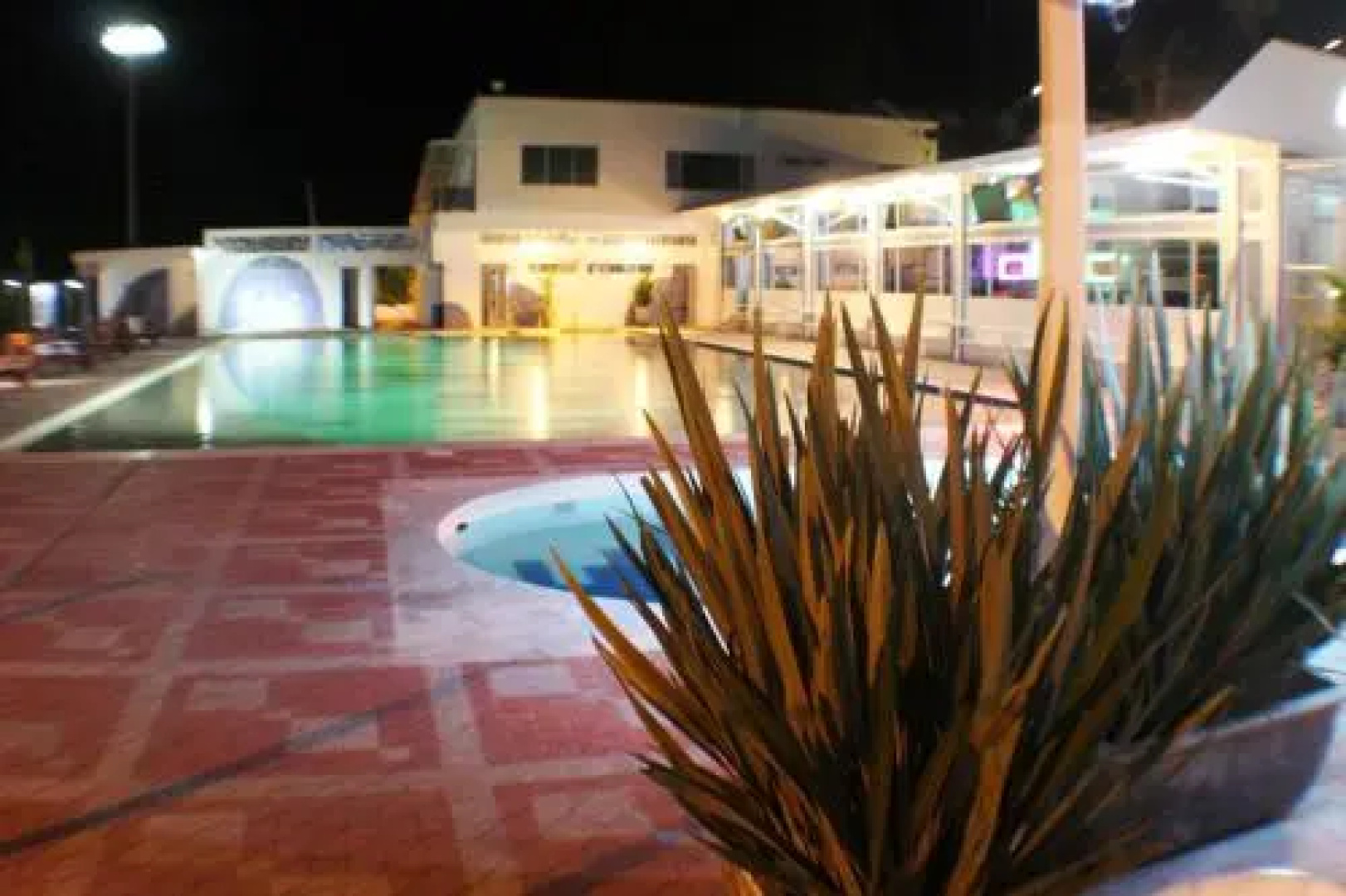 Sky Club Eco Hotel