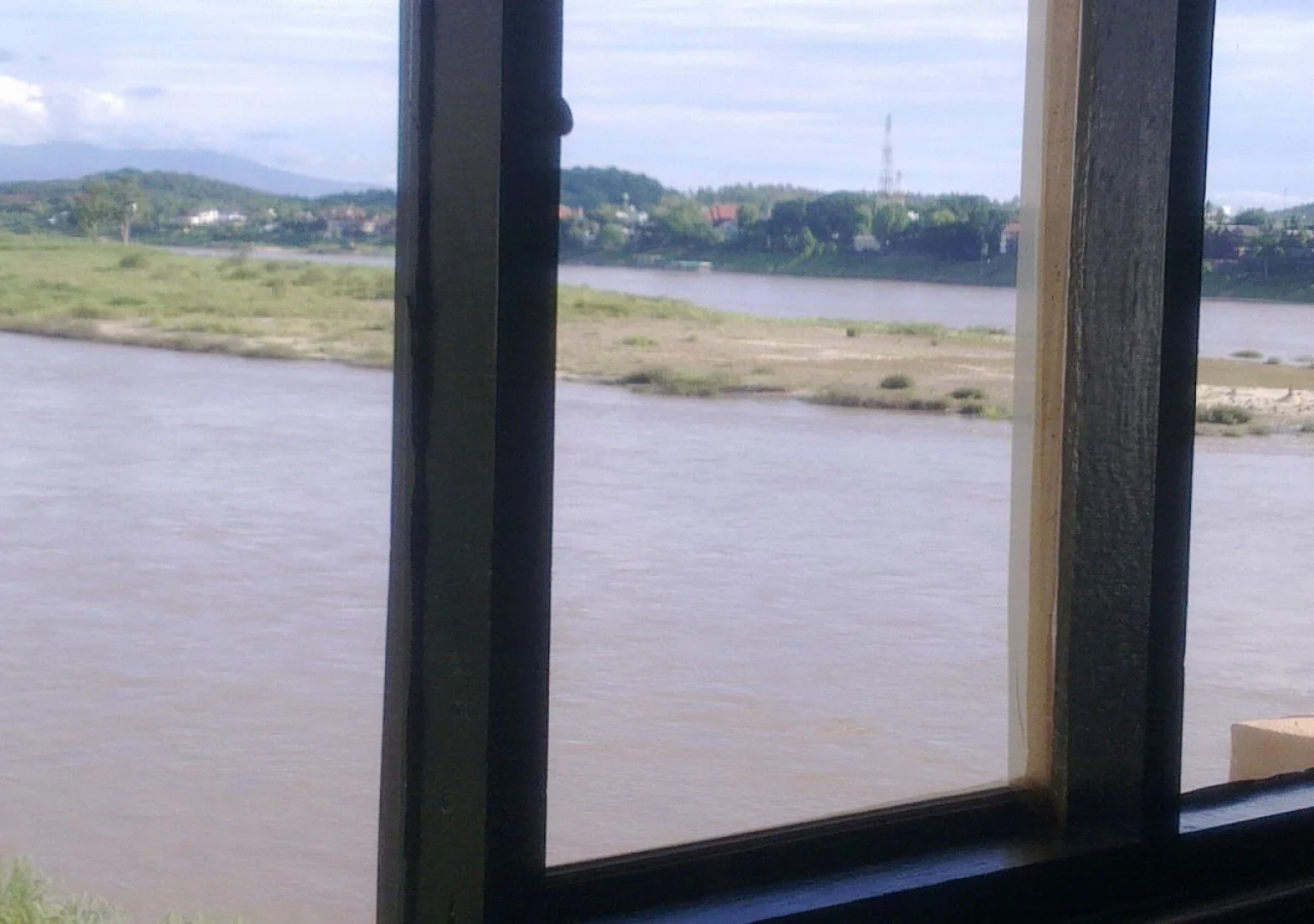 Huaysay Riverside Hotel