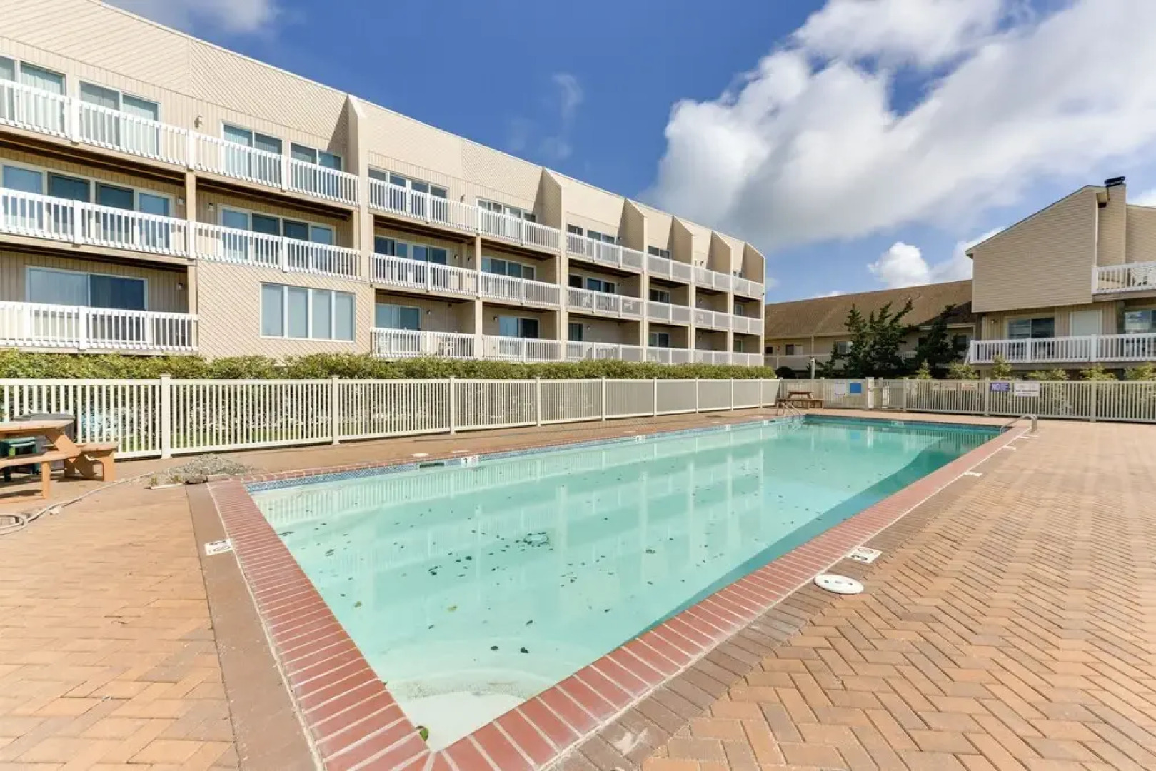Brigantine Condo w/ Beach Access & Pool Views