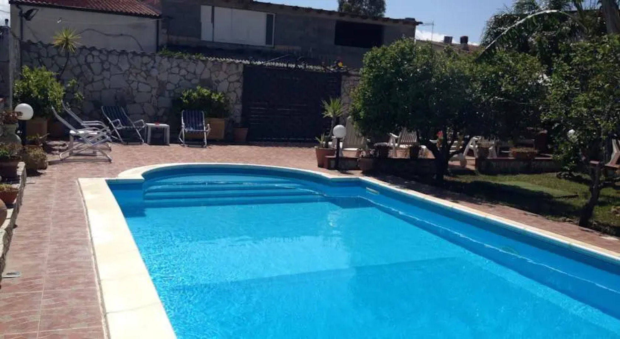 Villa con Piscina a Balestrate