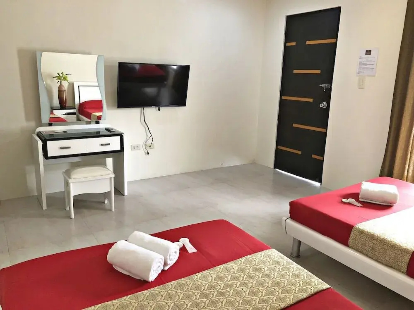 Quezon Premier Hotel - Candelaria