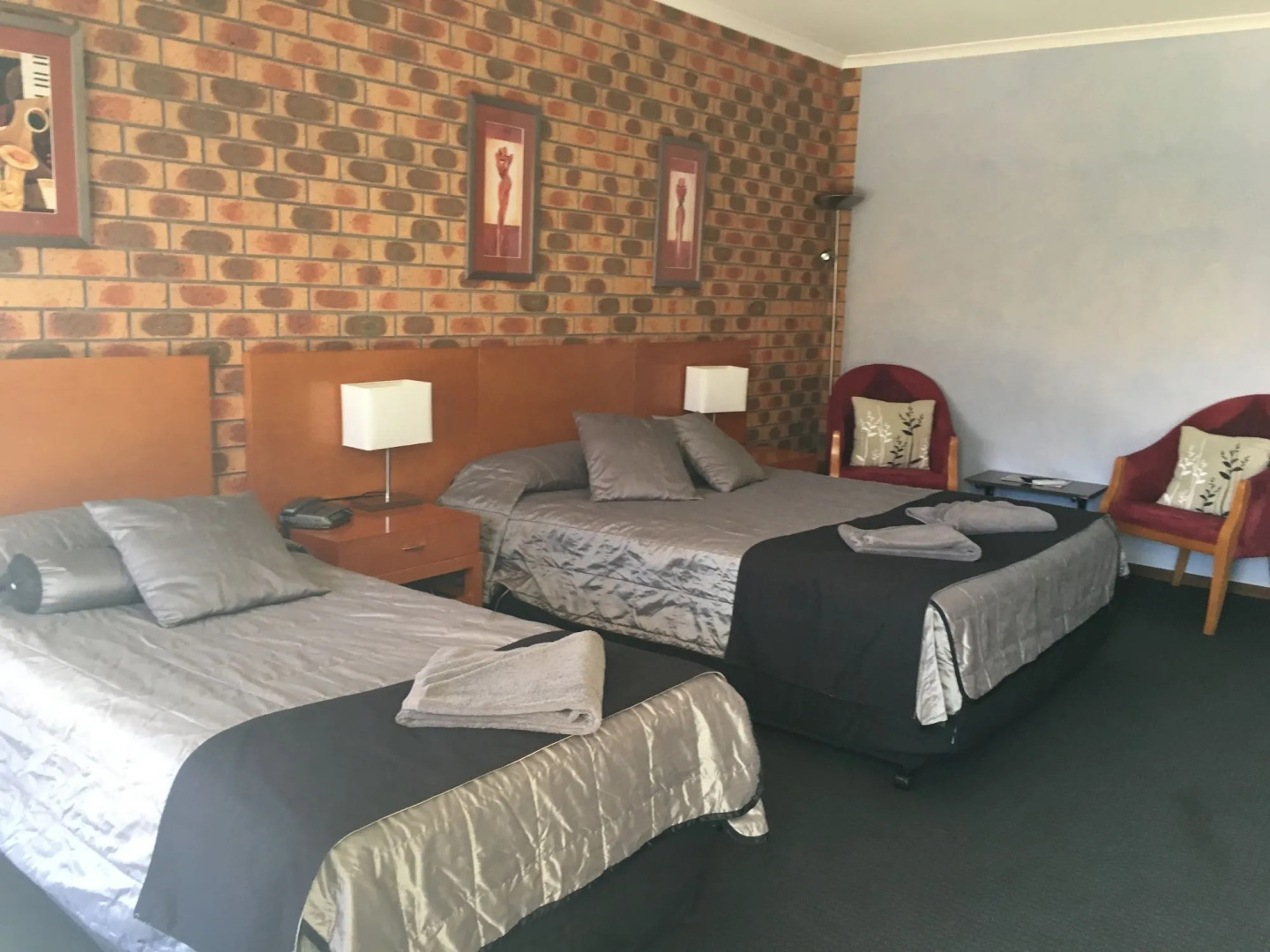 Horsham Mid City Court Motel