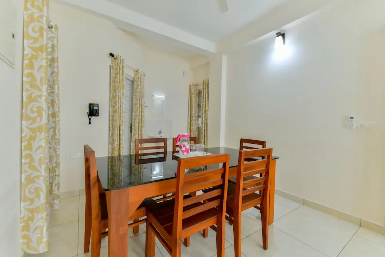 OYO 18602 Home Spacious Stay Near Lulu Mall