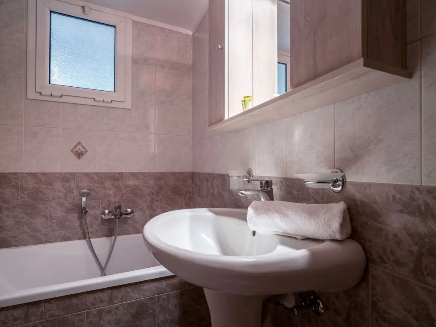 Stunning Villa in Galaro With Private Pool Near City Centre