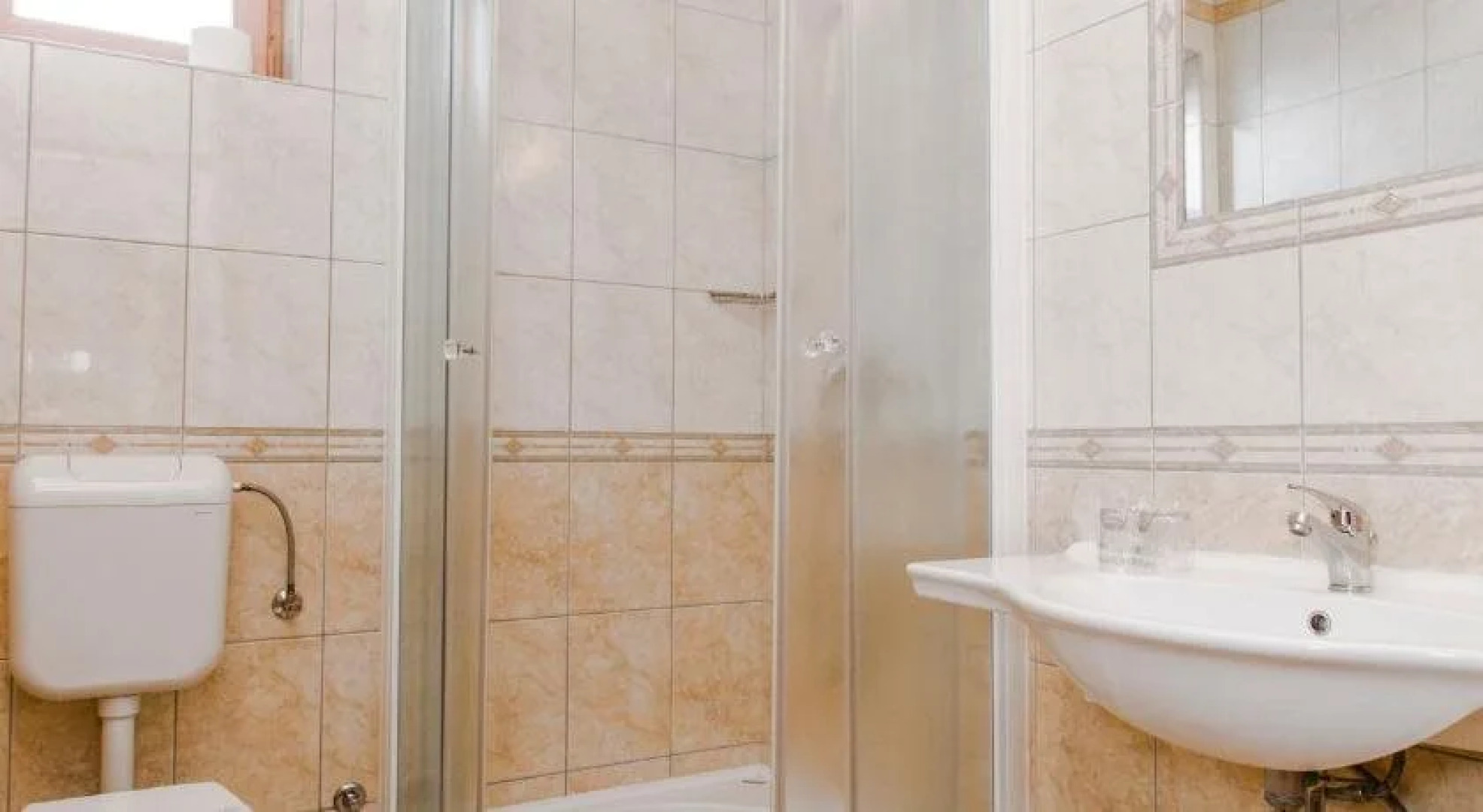 Pansion Zlatna Ribica