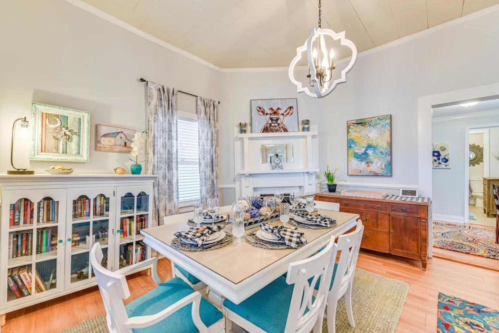 'the Farmhouse' in Fort Lawn w/ Fire Pit & Deck!