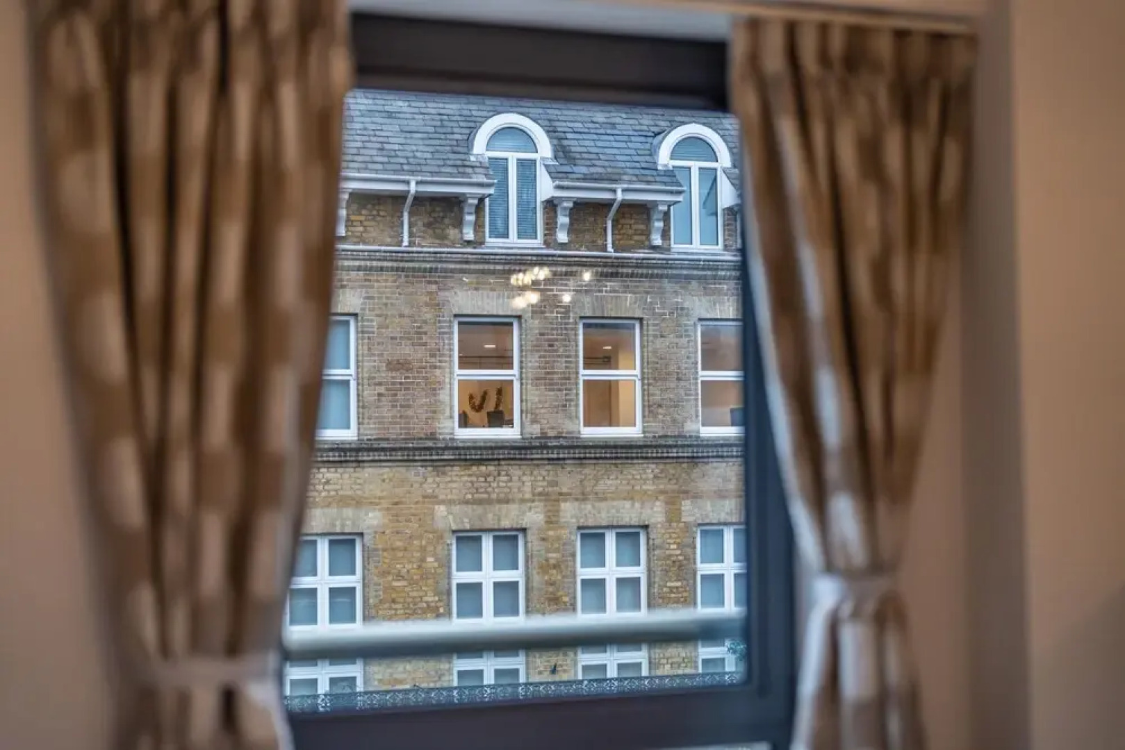 Windsor Luxury Studio Apartment