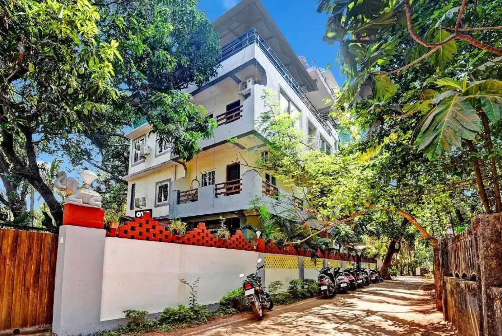 FabExpress Laxmi Empire, Siolim