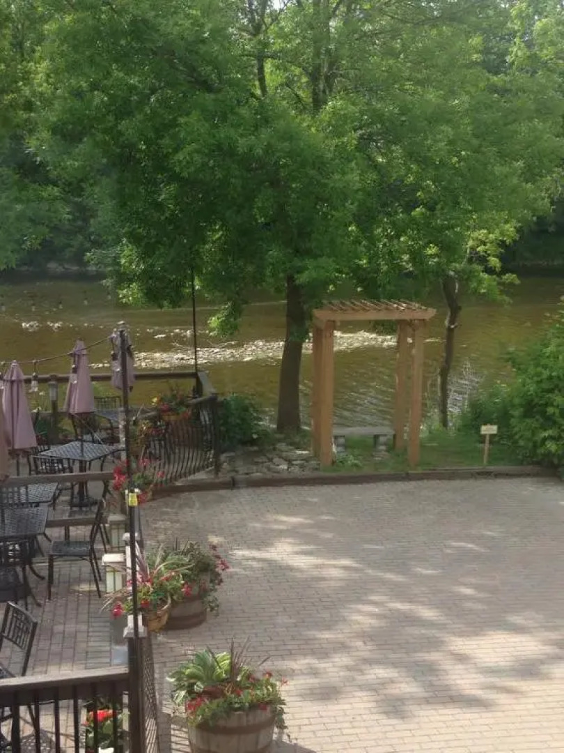 Cellar Restaurant and Suite