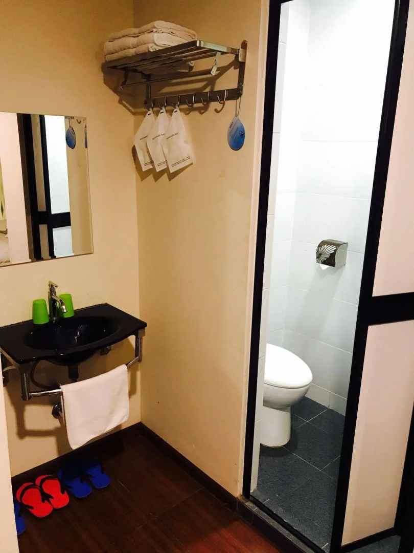 OYO 383 V3 Hotel Nusajaya