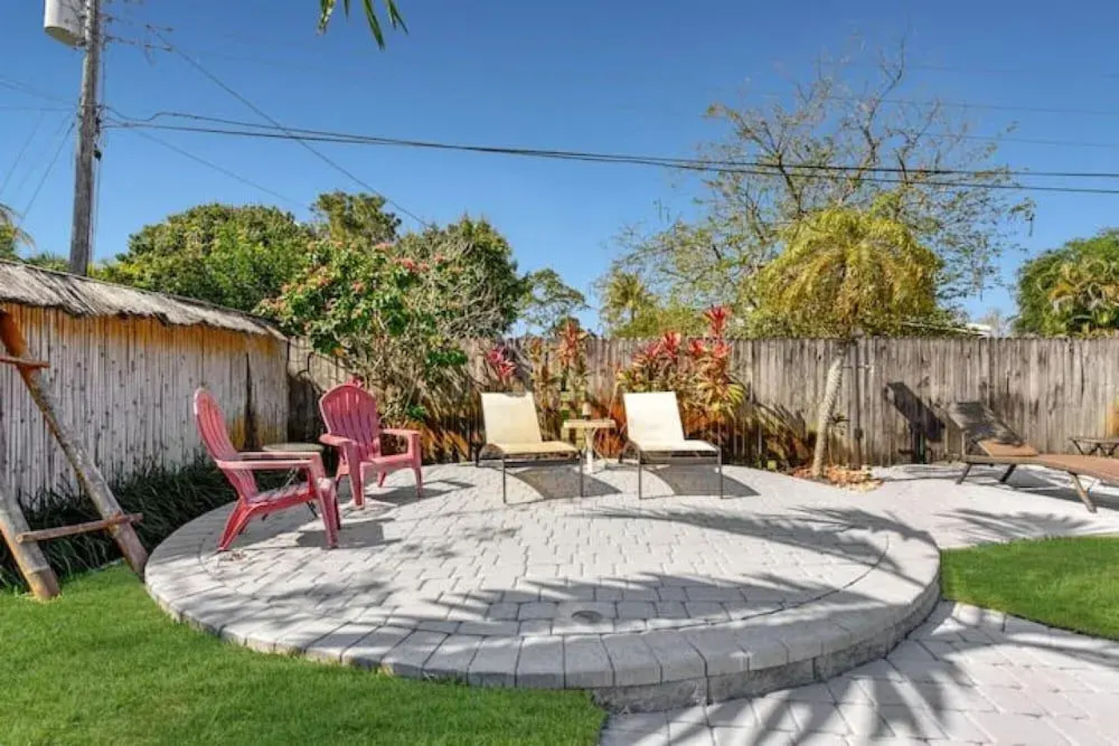 Beautiful pool property with woffice