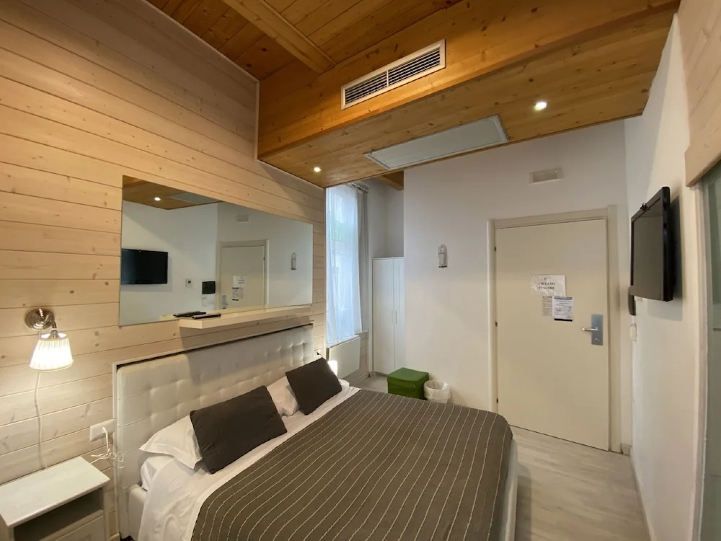 White B&B