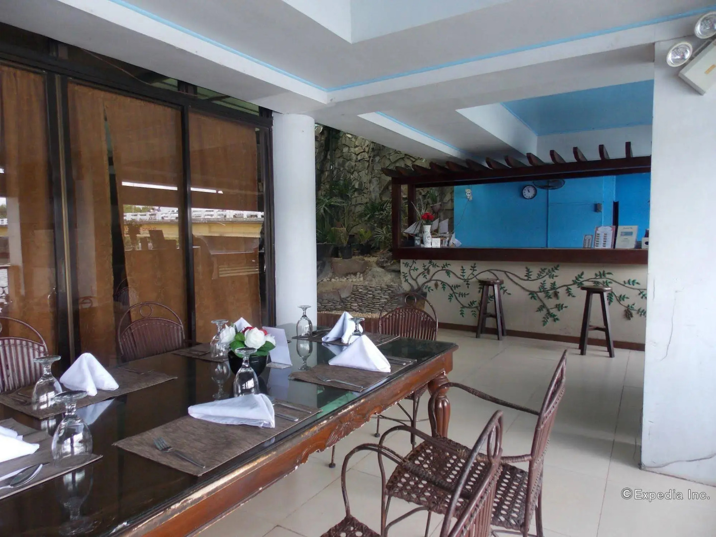 Regatta Residence Hotel