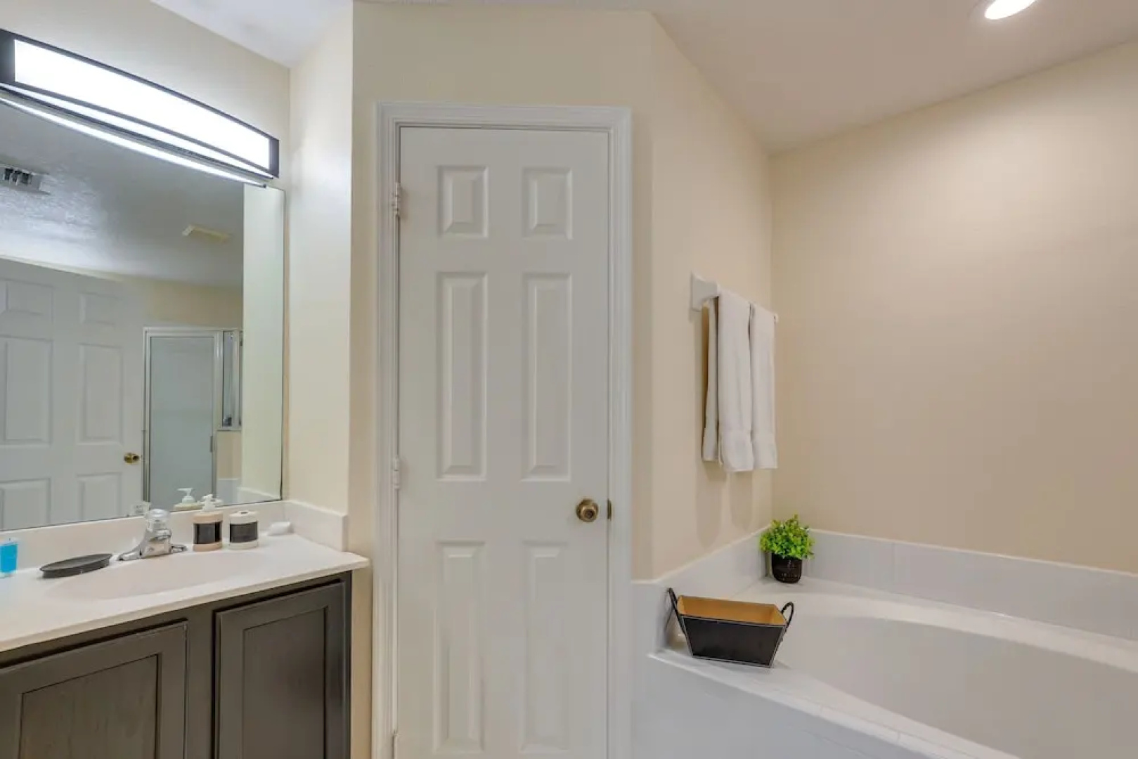 Pet-friendly Port St Lucie Home ~ 5 Mi to Marina!