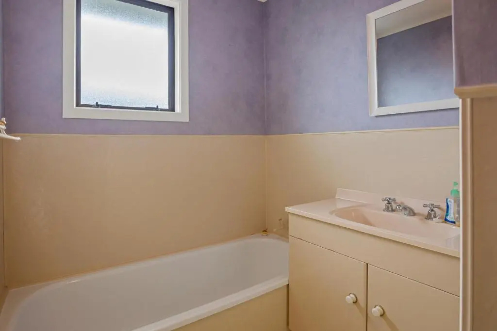 Kiwiana Bach - Waihi Beach Holiday Home