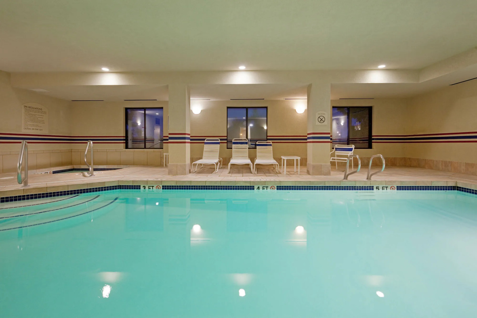 Holiday Inn Express Hotel & Suites Manchester Airport by IHG