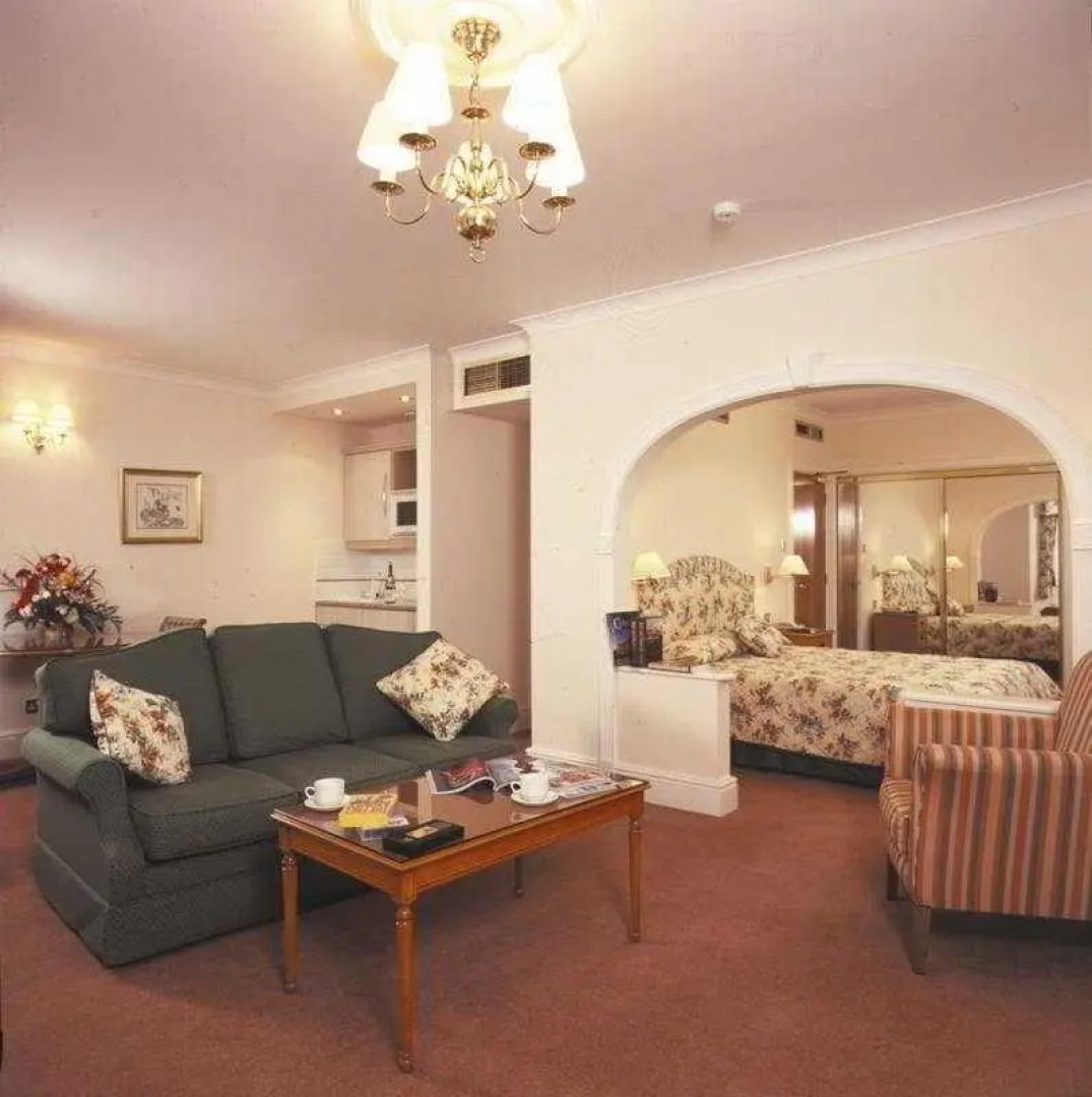 Walton Cottage Hotel