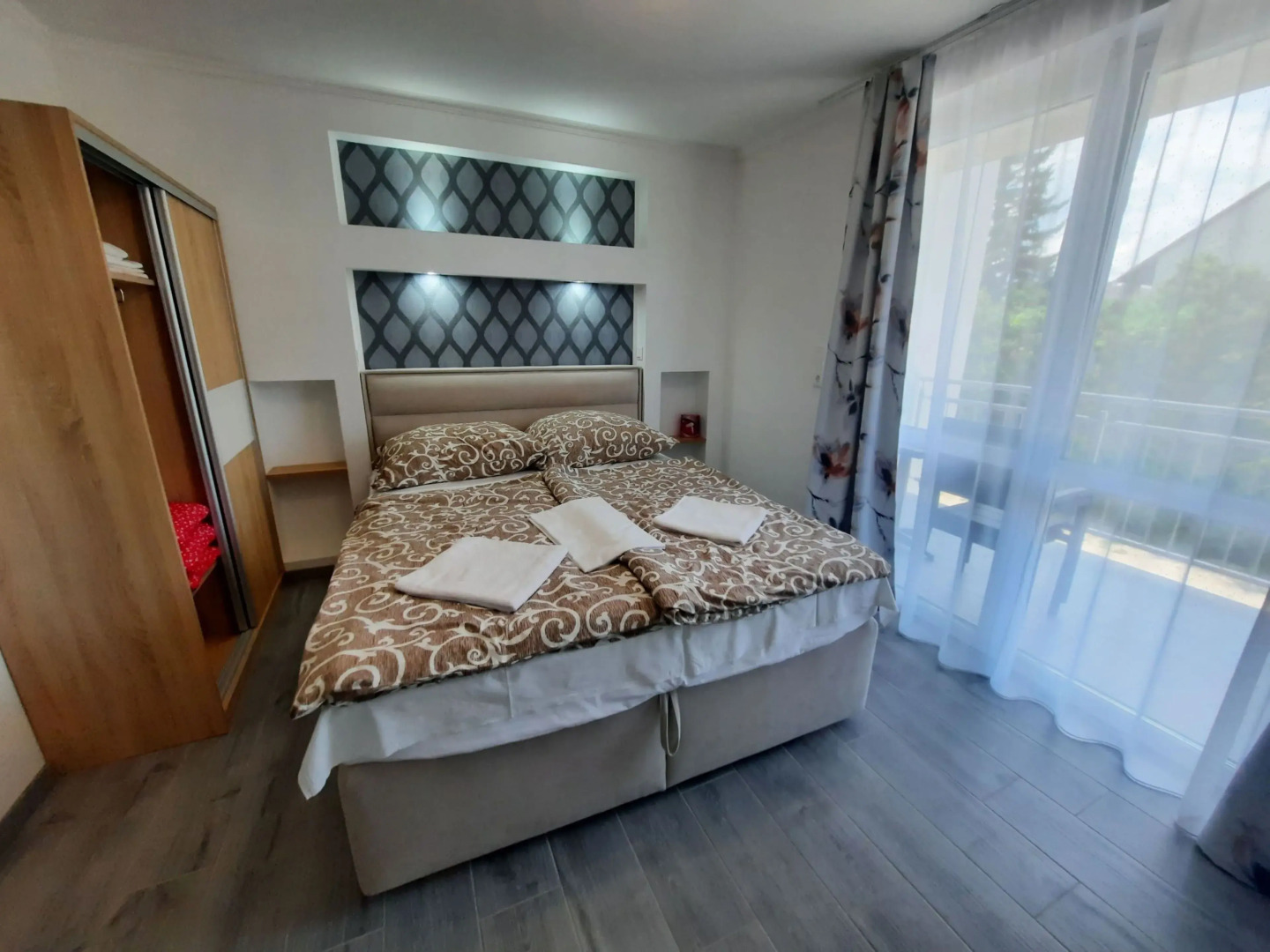 Tip-Top Apartmenthouse