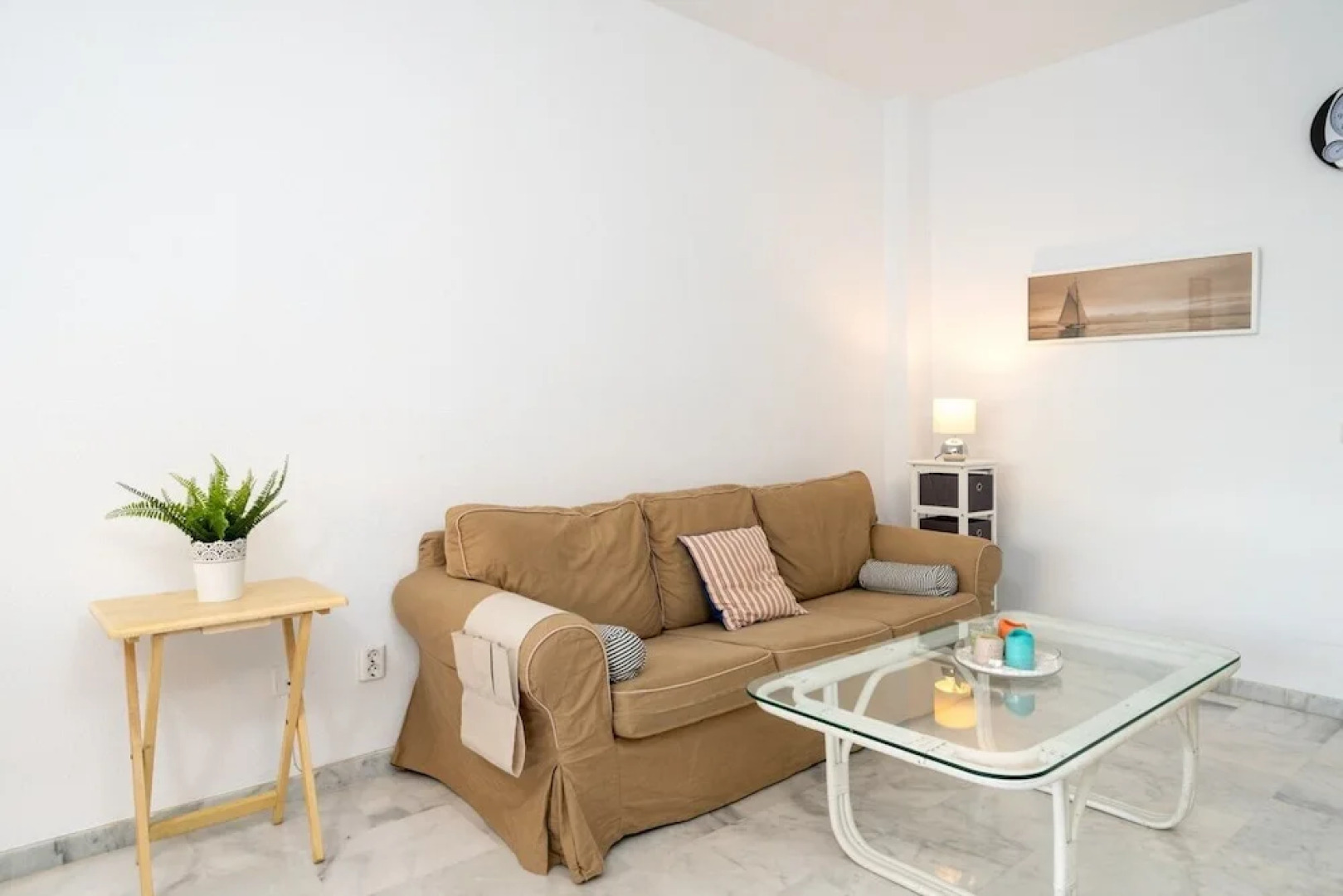 2BR  Apartment with Sea View, Gym and Pool Ref 129